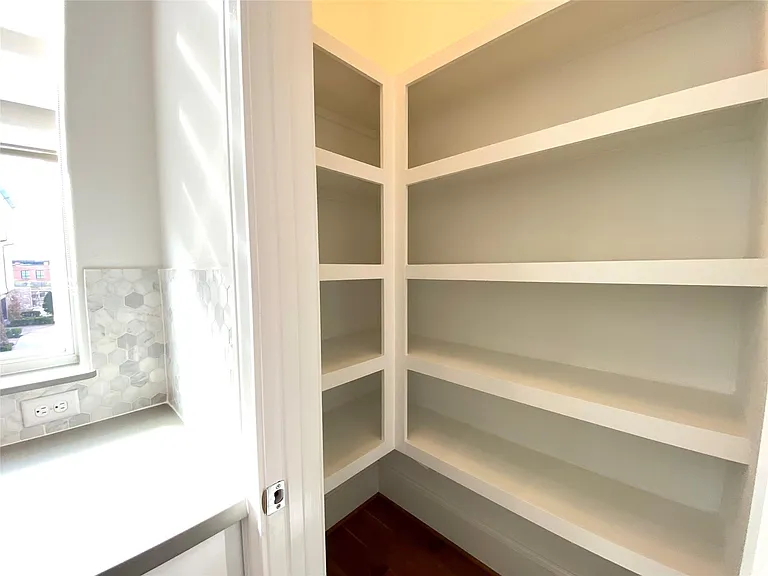6037 Matthew Oaks Pl — Photo 8