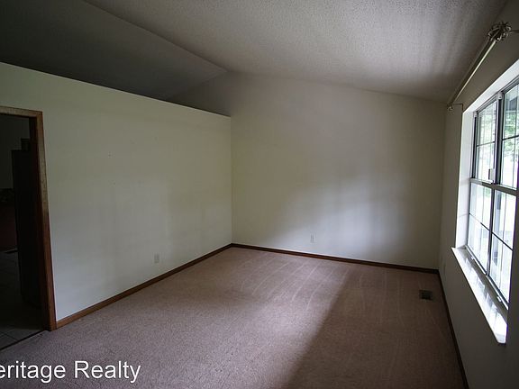 3rd image of 1413 Waynesboro Ln