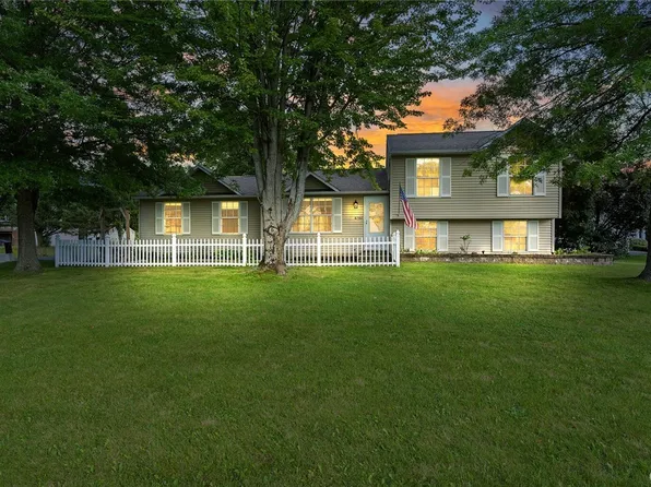 8786 Sienna Dr, Cicero, NY 13039