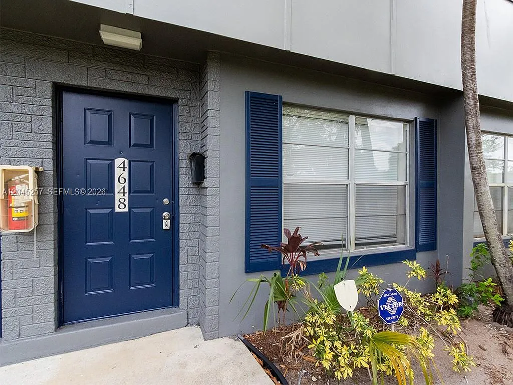Townhouses Of Plantation — Photo 1
