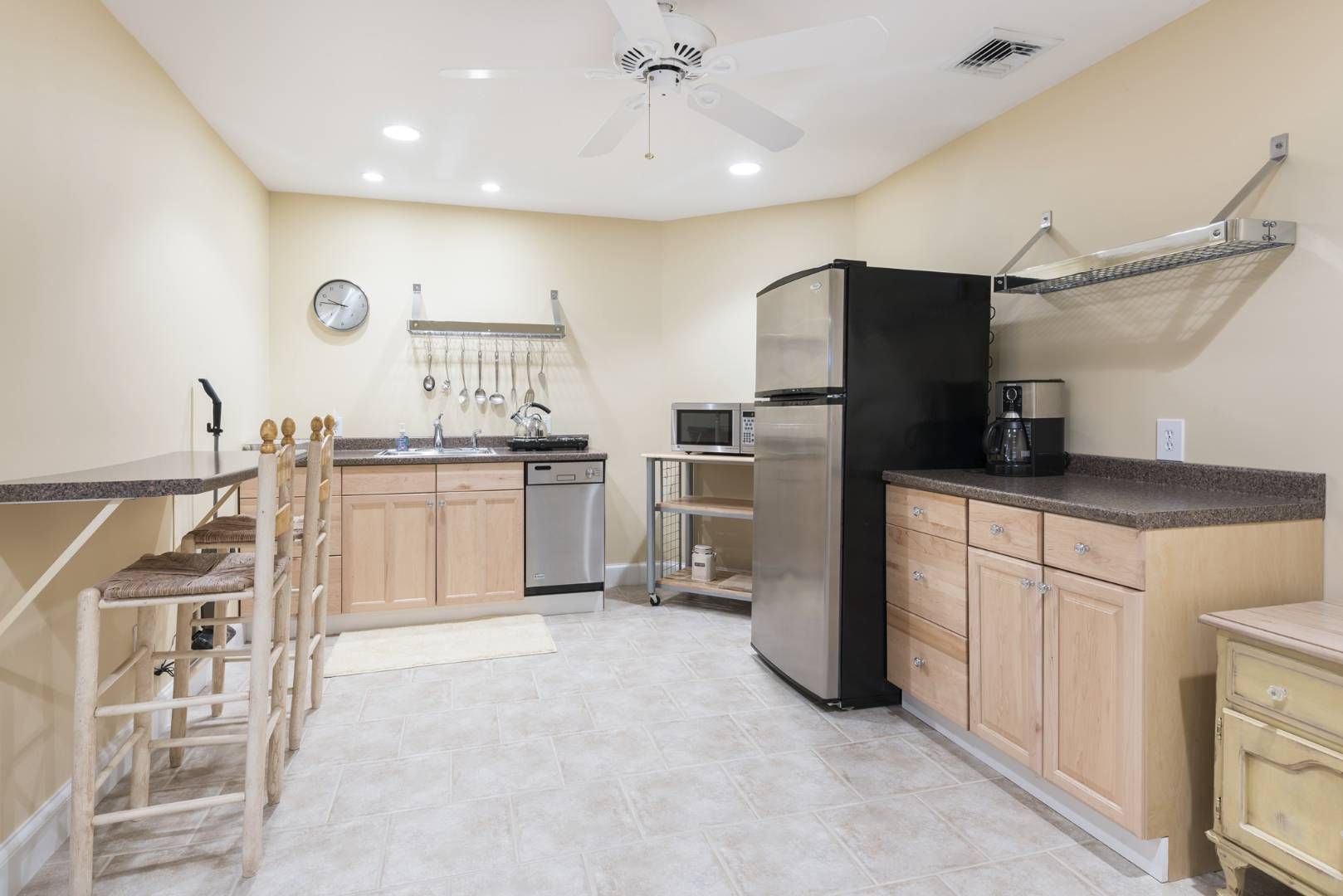  Lower level kitchenette