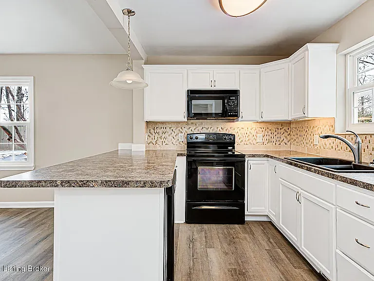 3706 Willow Ave — Photo 8