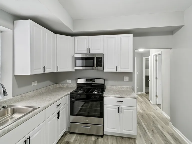 9305 S Homan Ave #1 — Photo 3
