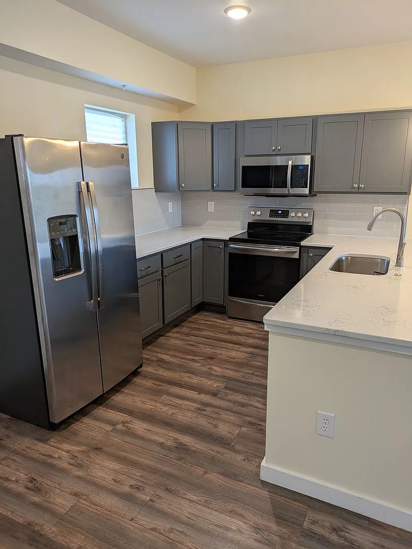 North Walnut Apartments — Photo 1