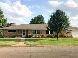 300 Randolph St, Cherokee, OK 73728