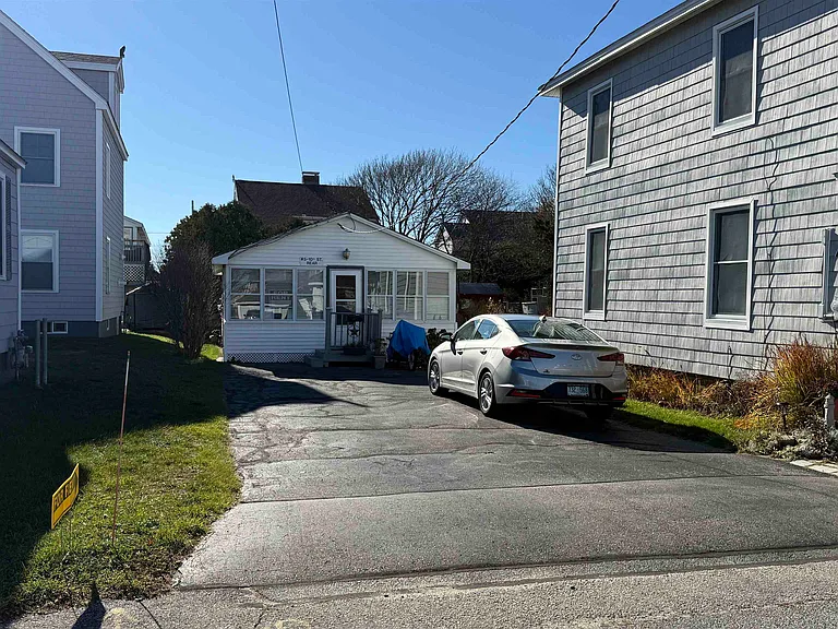 5 10th St #REAR — Photo 3