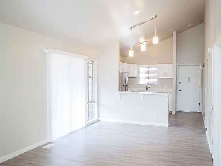The Franklyn Apartments — Photo 11