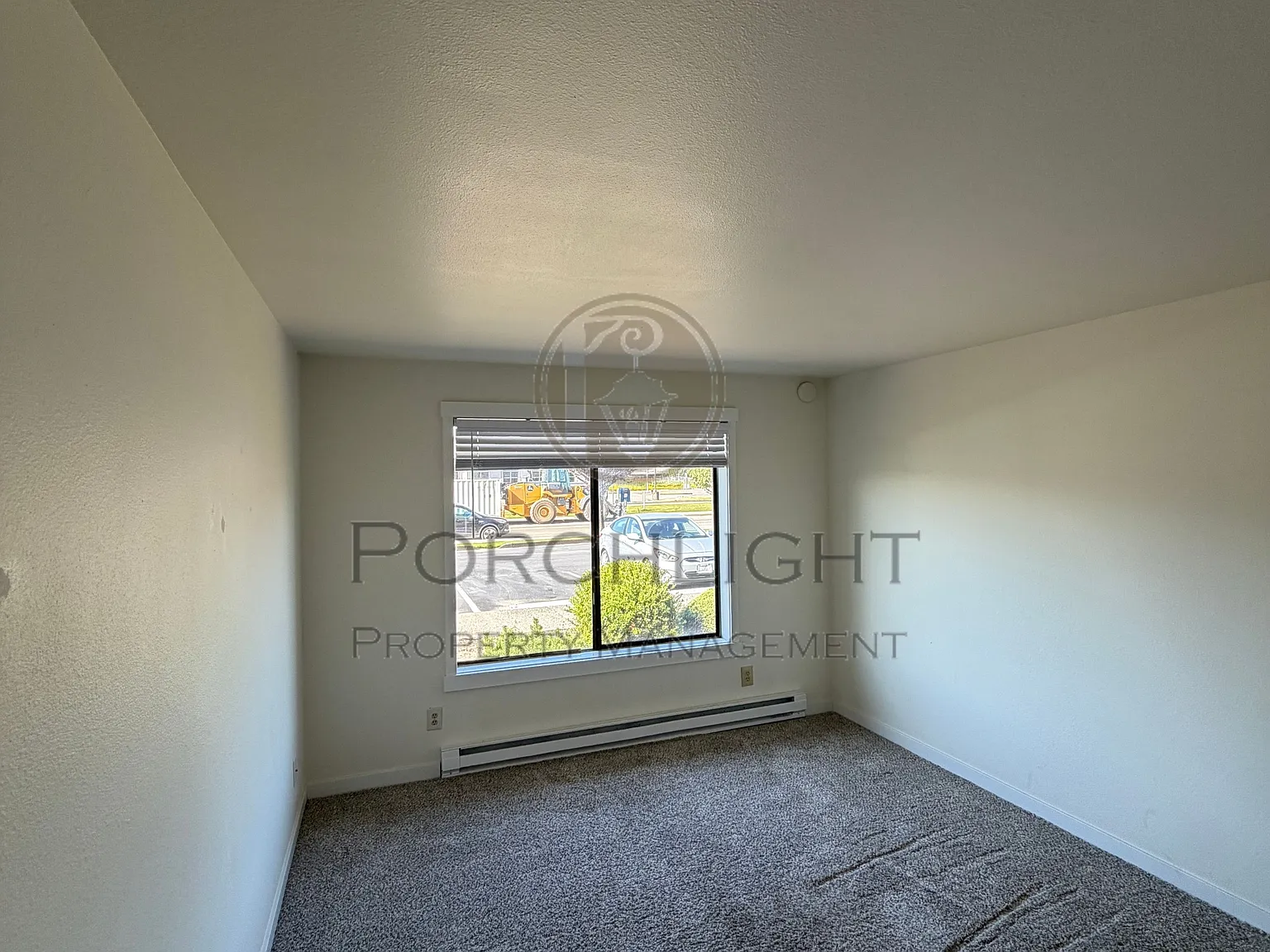 BLAIR112 - 9 — Photo 2