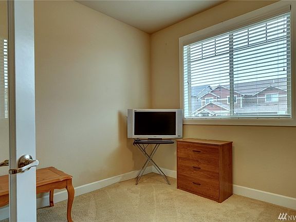 3rd image of 1311 37th Street Pl SE