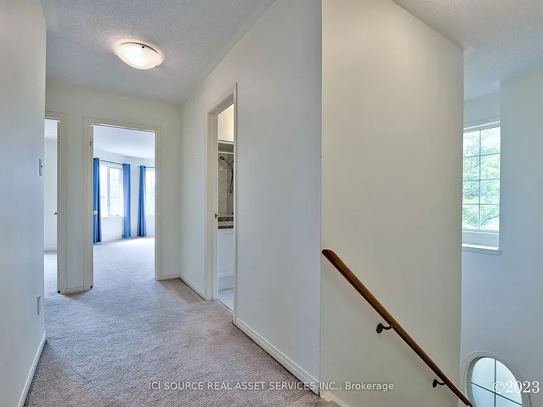 2 Waterton Cres — Photo 13