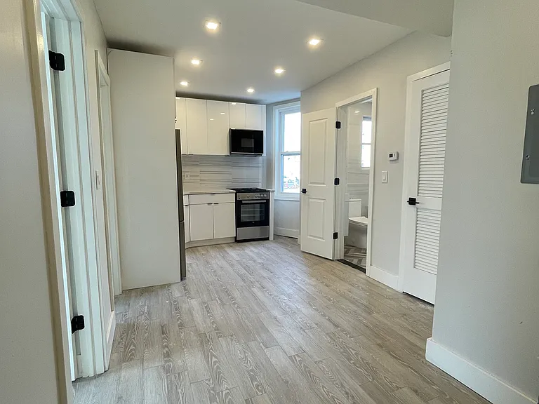 88 Wallis Ave #1F — Photo 2
