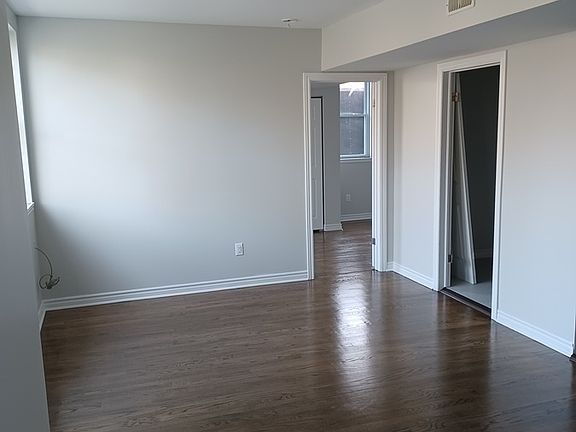 3rd image of 416 Lincoln Rd #E