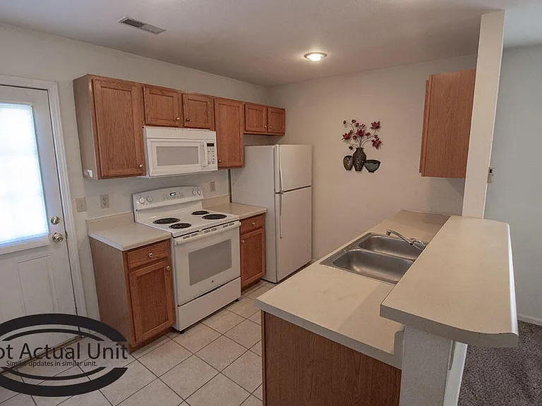 1413 N Frideriki Dr — Photo 8