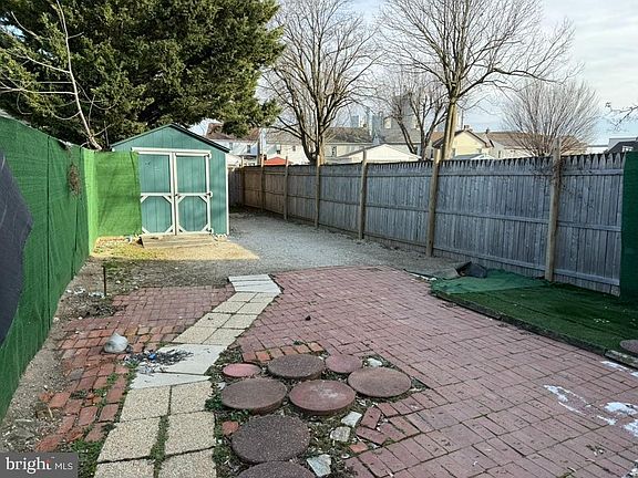 3rd image of 14 Charles St