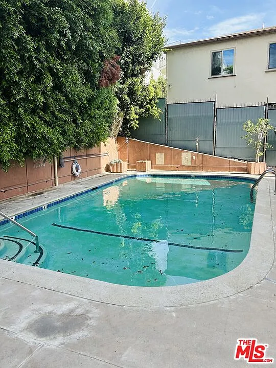 2 bed, 3.0 bath, 1191 sqft, $3,900 — Photo 4