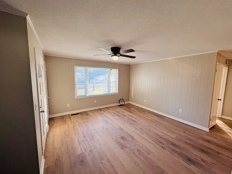620 W Main St — Photo 4
