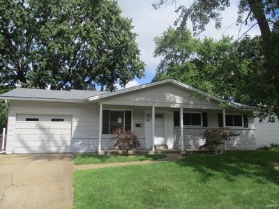495 Candle Light Ln, Hazelwood, MO, 63042