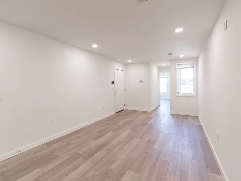 3102 N Broad St — Photo 5