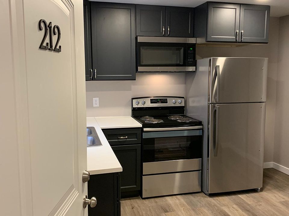 1st image of 210 E Franklin St #212