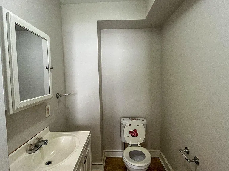 208 Maple Ave — Photo 4
