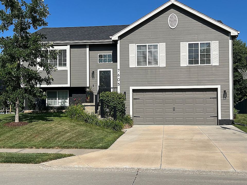 1st image of 7605 N 76th Ave