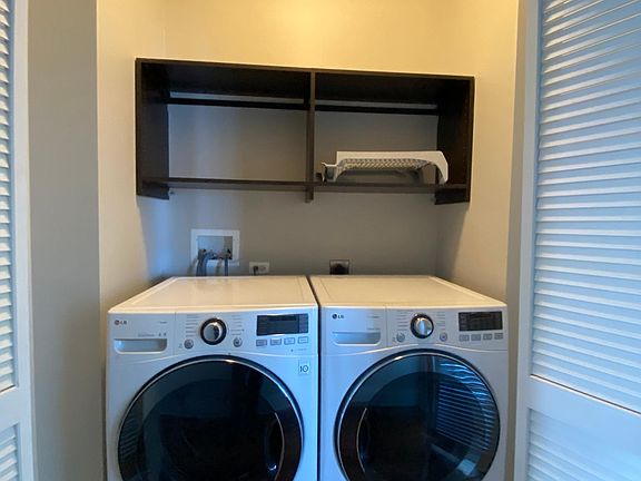 3rd image of 320 N Clark St #1710