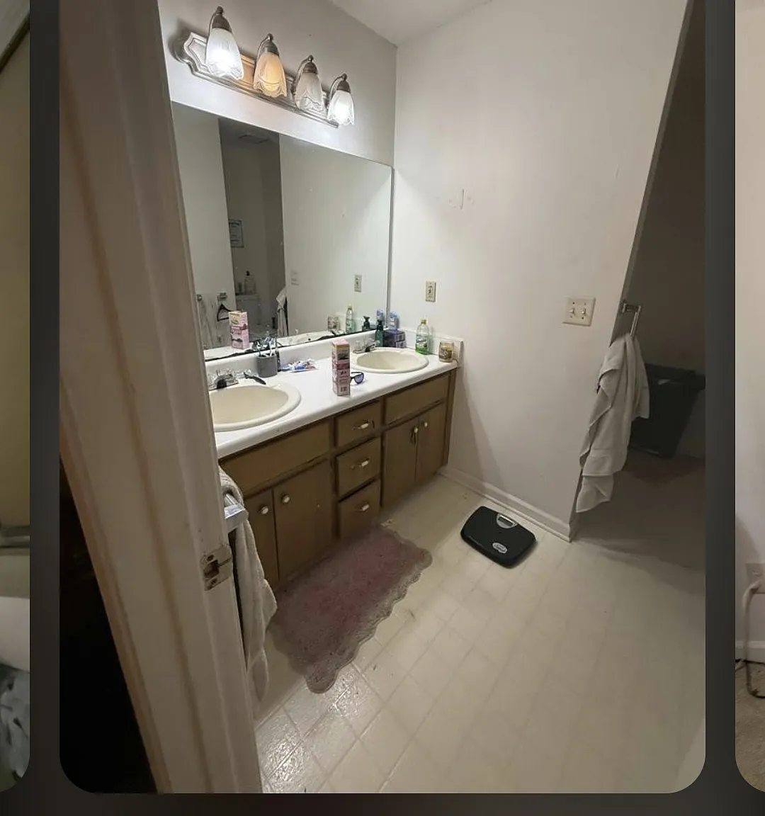 3 bed, 1960 sqft, $2,500 — Photo 1