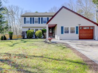 70 Buckingham Dr, Jackson, NJ