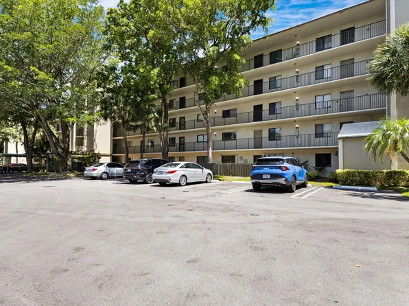 2209 S Cypress Bend Drive #507, Pompano Beach, FL 33069