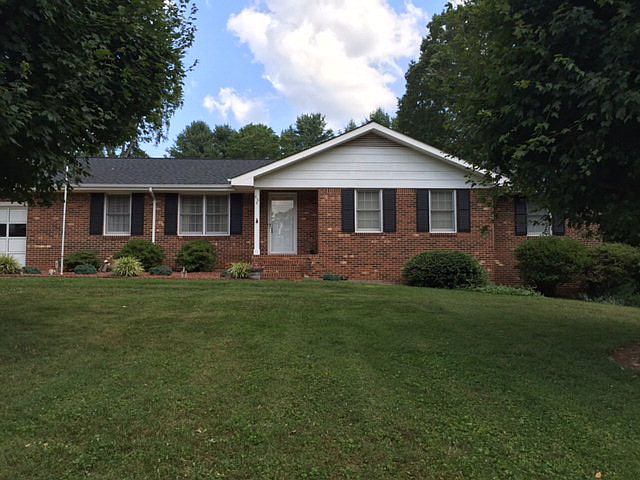 1st image of 424 Wildwood Dr