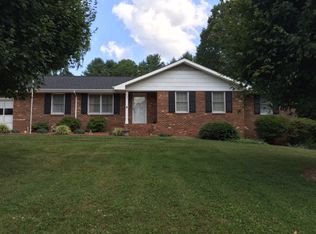 424 Wildwood Dr, North Wilkesboro, NC 28659