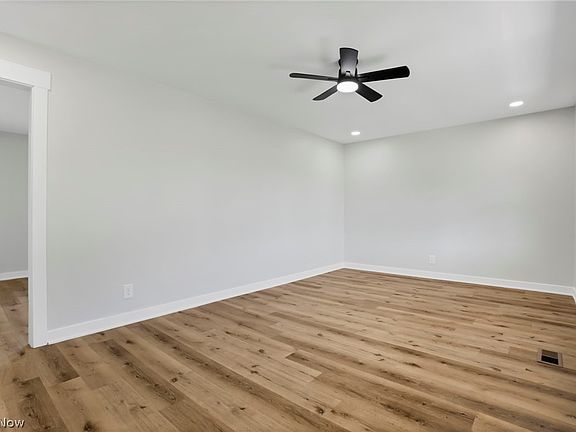 5th image of 20595 Happy Hollow Rd