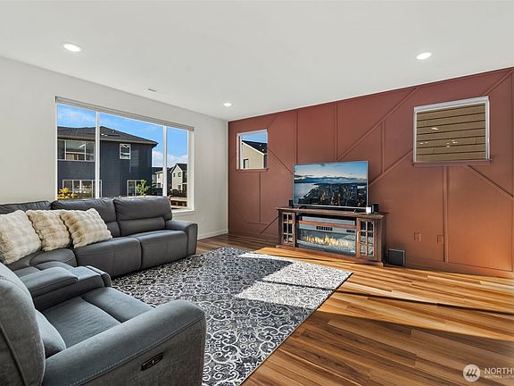 3rd image of 33305 Glacier Avenue SE