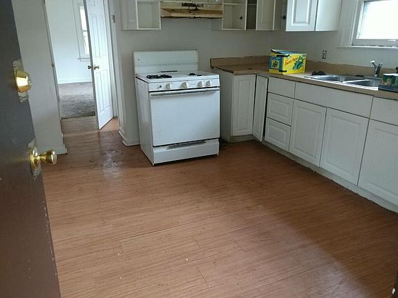 4th image of 3940 Shirley Dr