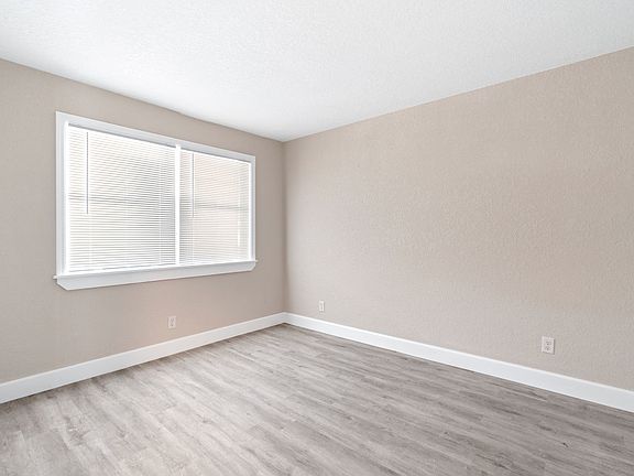 5th image of 710 10th St #2