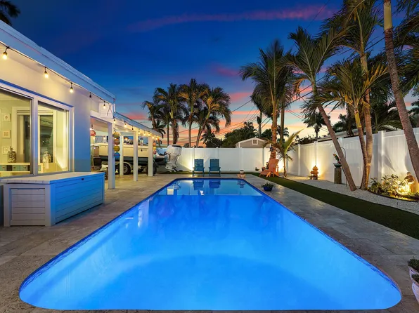 904 SE 15th Court, Deerfield Beach, FL 33441