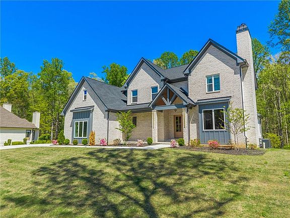 3rd image of 1136 Lexington Ridge Rd