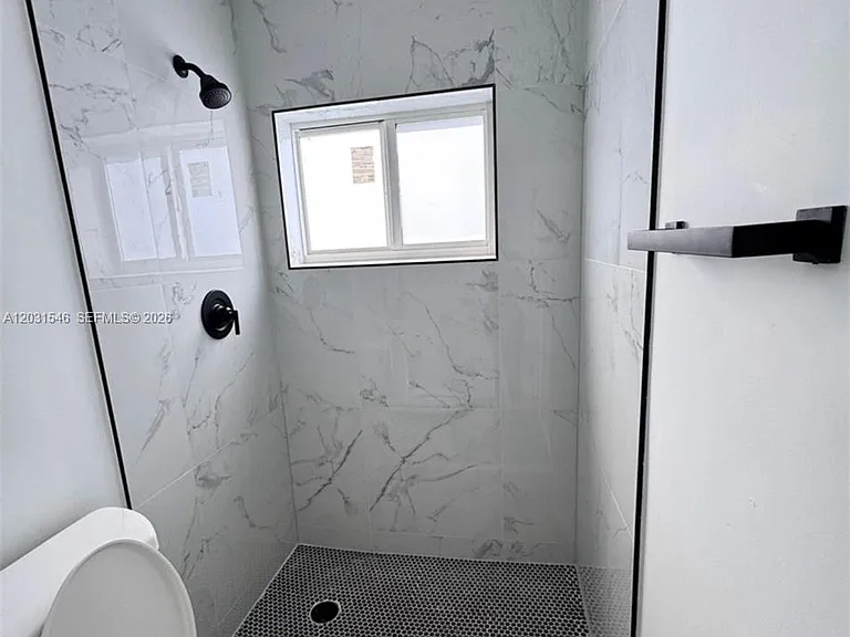 9934 SW 195th St — Photo 3