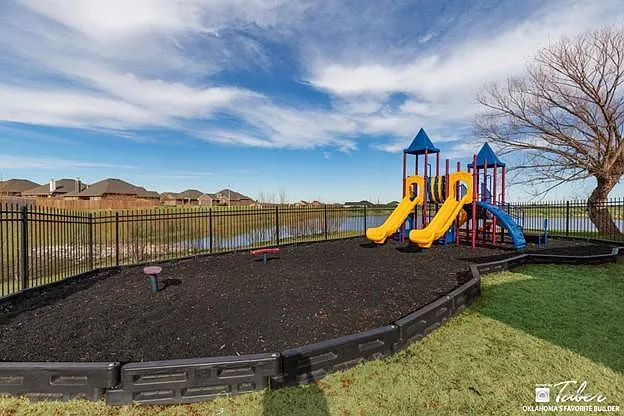 3 bed, 1400 sqft, $1,999 — Photo 4