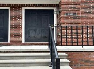 43121 Burlington Dr, Sterling Heights, MI 48313