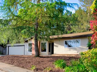 395 Donegal Pl, Martinez, CA 94553