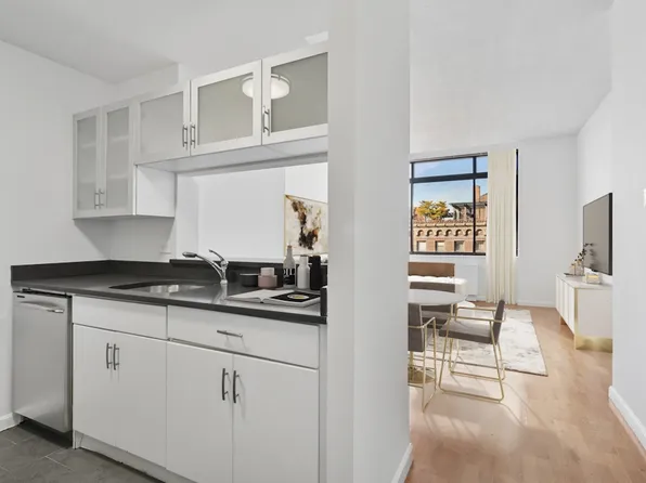 189 West 89th Street image 1 of 12