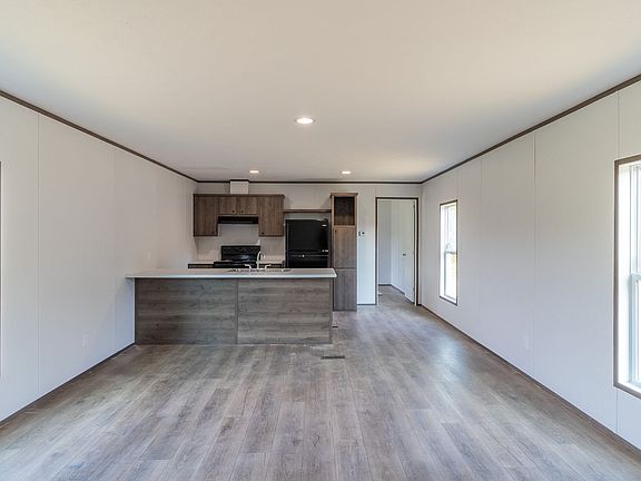 4th image of 25 Bailey Ln
