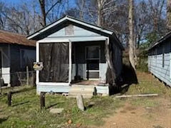 213 Elm St, Greenwood, MS 38930
