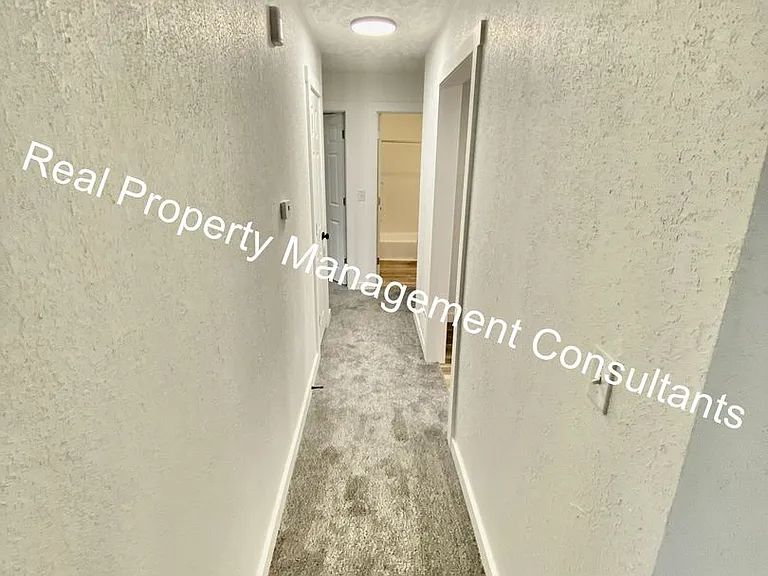 904 Twin Oaks Ter — Photo 11