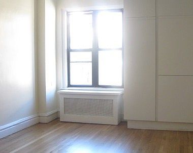 2nd image of 262 W 107th St APT 6A