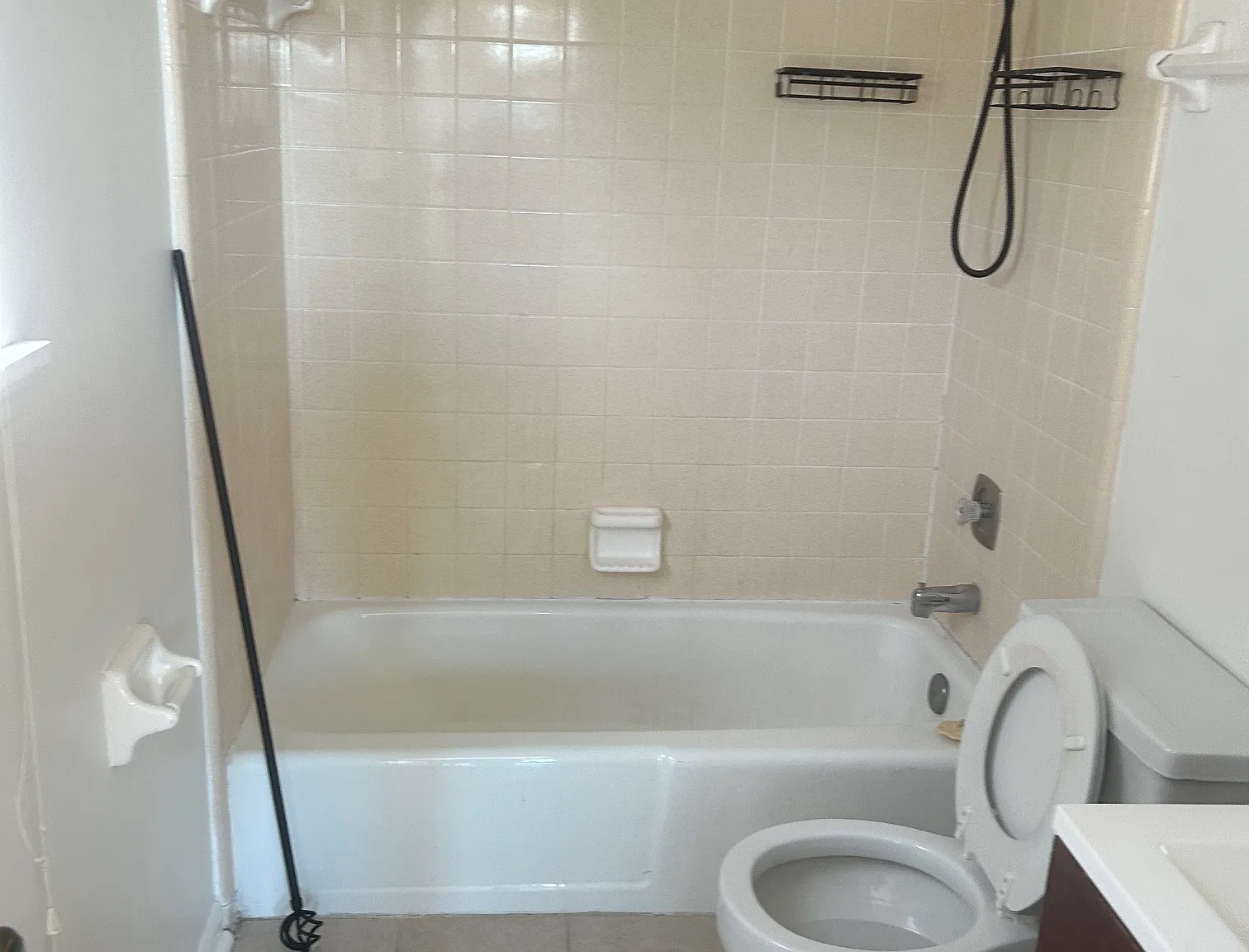2 bed, 2.5 bath, 1300 sqft, $1,575 — Photo 3