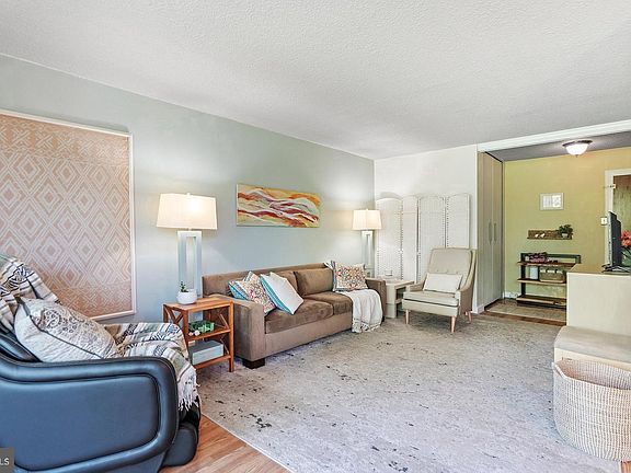 4th image of 2016 Naamans Rd APT D2