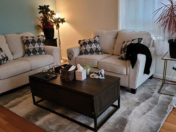 3rd image of 1271 Morten St APT 3
