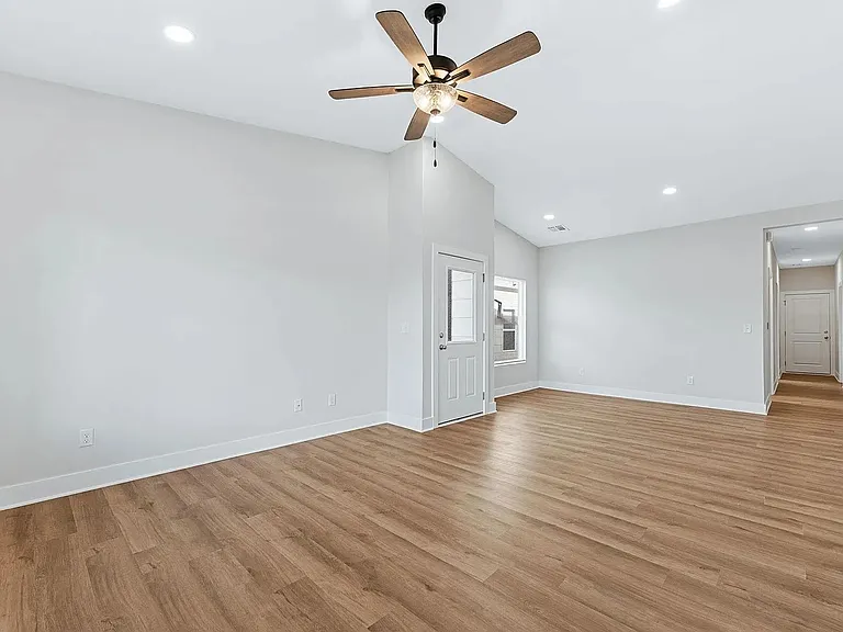 846 S Jay St — Photo 2